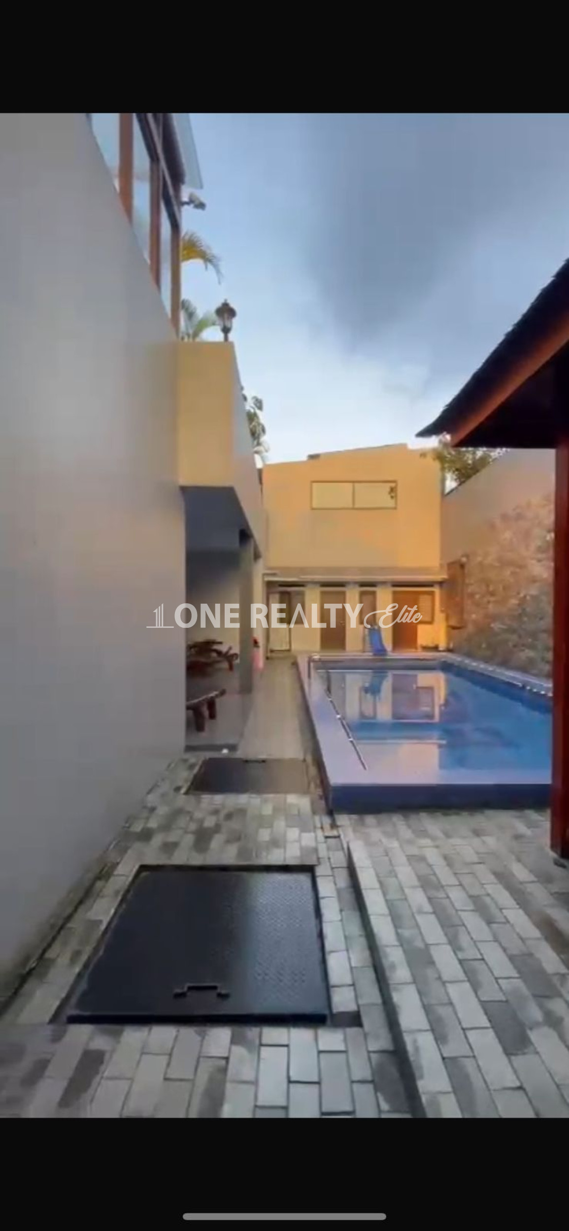 DIJUAL Rumah Mewah Ada Kolam Renang Daerah Ciwastra